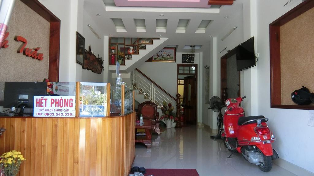 Anh Tuan Hotel Hue Exterior photo