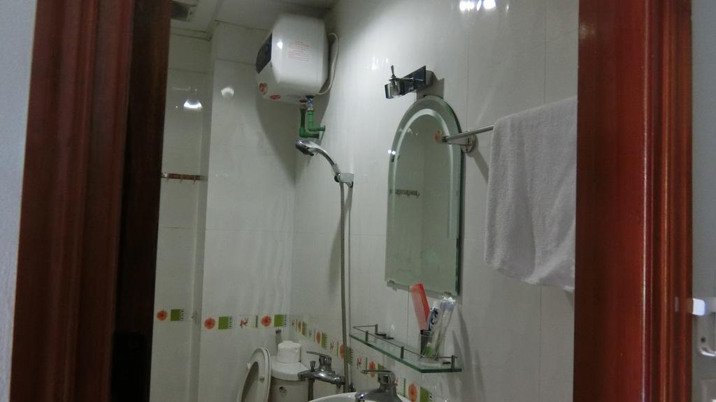 Anh Tuan Hotel Hue Room photo